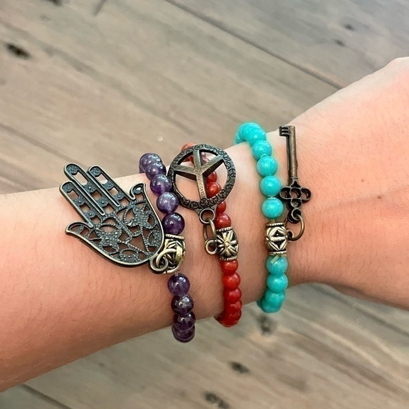 Hamsa hand, peace and love and key charm bead bracelets - Picture 7 of 7